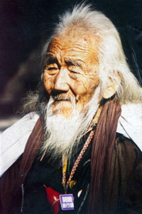 Kong Qing'e, 74e generatie nazaat van Confucius