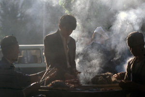 Kebab-eters in Urumqi